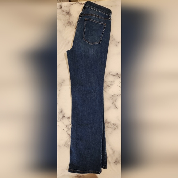 EUC Talbots Flawless High Rise Barely Boot Jeans in Dark Blue Distressed Denim - Picture 3 of 11